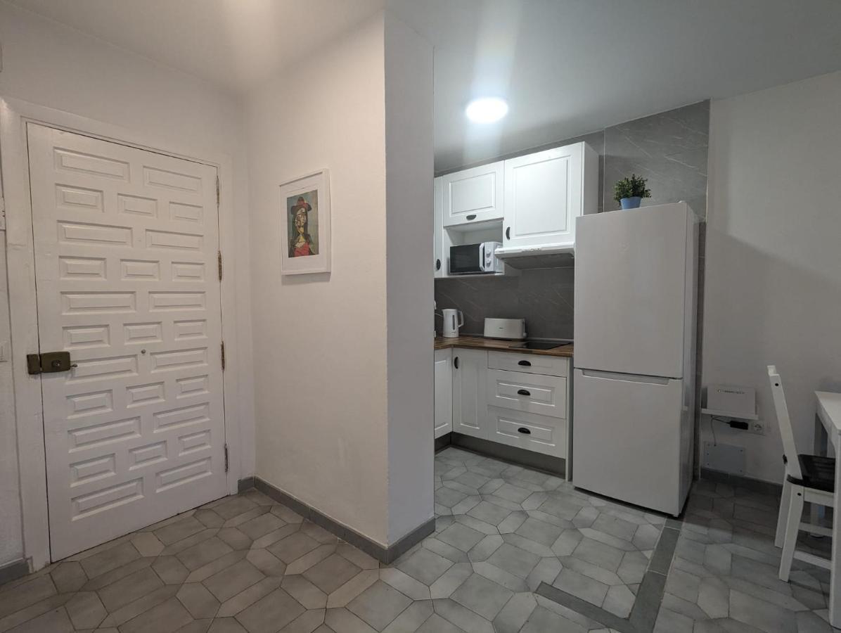 Apartamento Entero, Enormes Piscinas, Terraza Y Playa 贝纳尔马德纳 外观 照片
