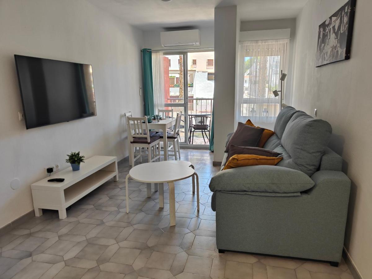 Apartamento Entero, Enormes Piscinas, Terraza Y Playa 贝纳尔马德纳 外观 照片