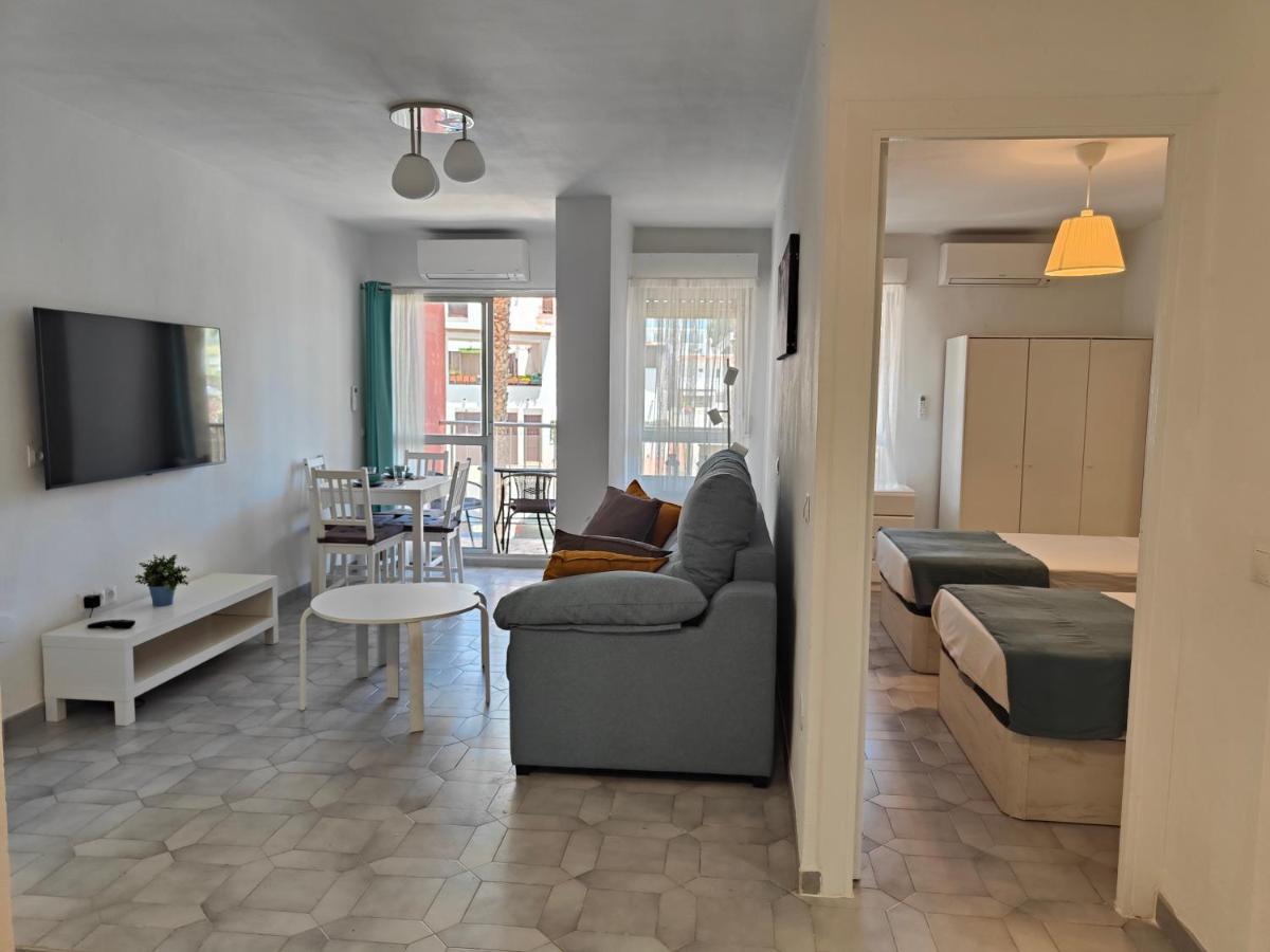 Apartamento Entero, Enormes Piscinas, Terraza Y Playa 贝纳尔马德纳 外观 照片