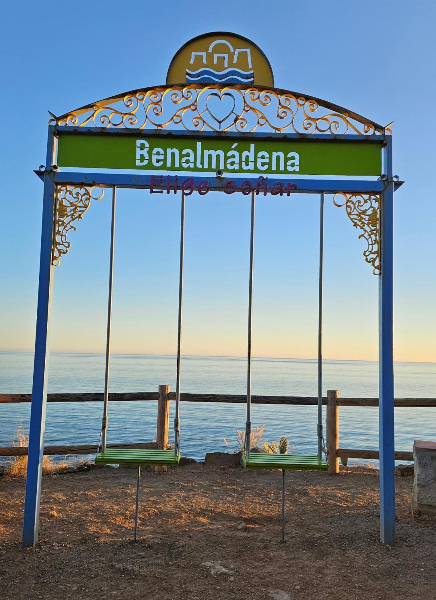 Apartamento Entero, Enormes Piscinas, Terraza Y Playa 贝纳尔马德纳 外观 照片