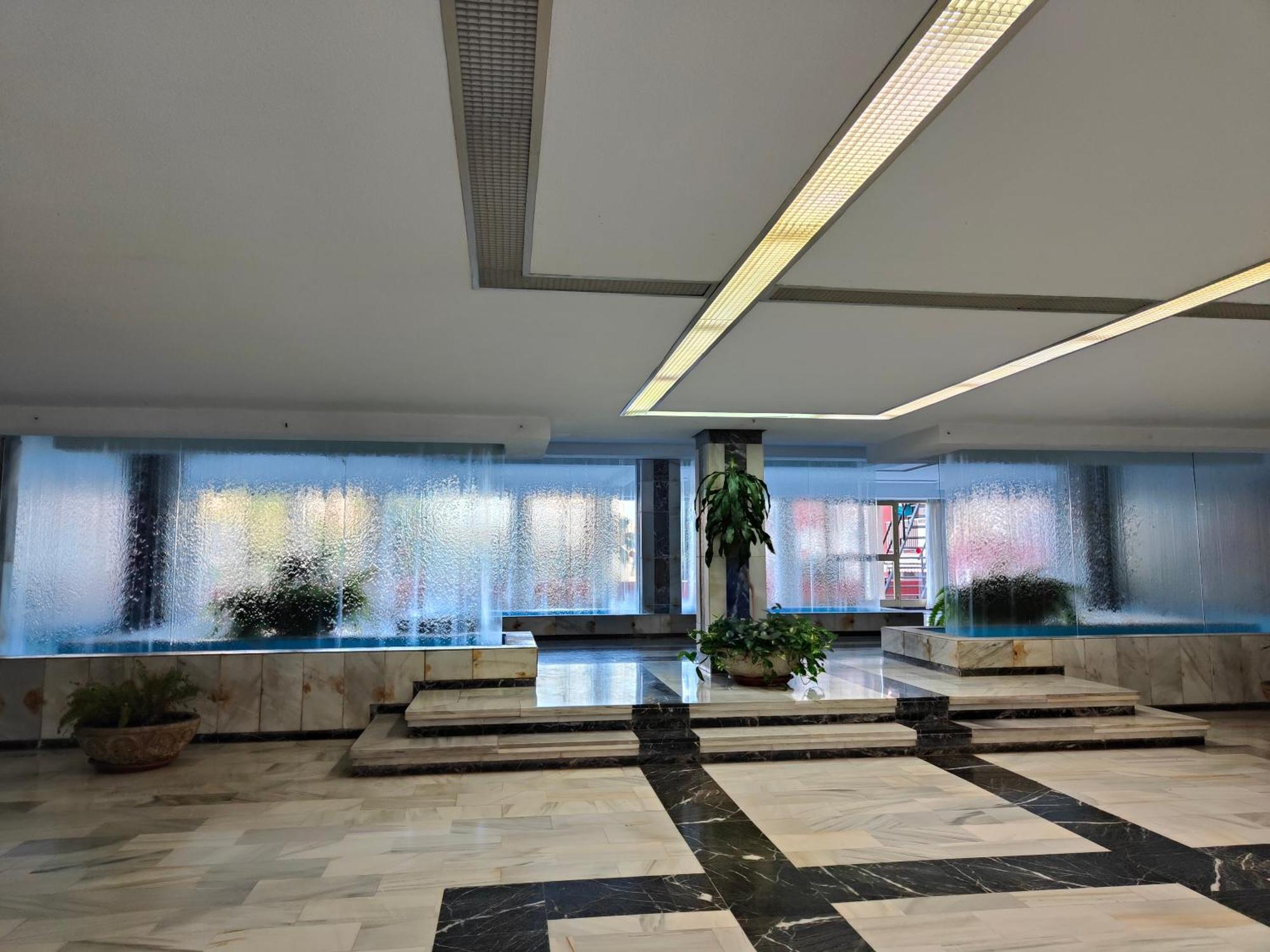 Apartamento Entero, Enormes Piscinas, Terraza Y Playa 贝纳尔马德纳 外观 照片