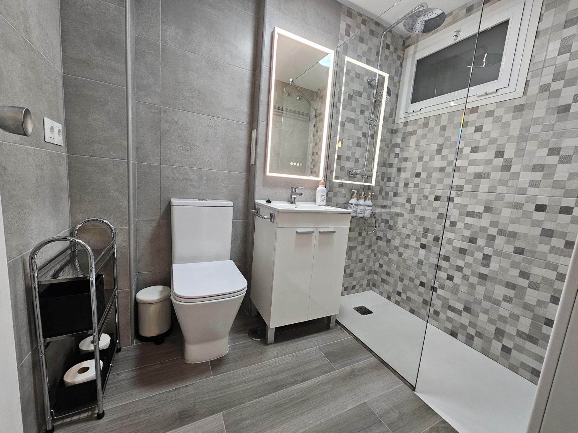 Apartamento Entero, Enormes Piscinas, Terraza Y Playa 贝纳尔马德纳 外观 照片